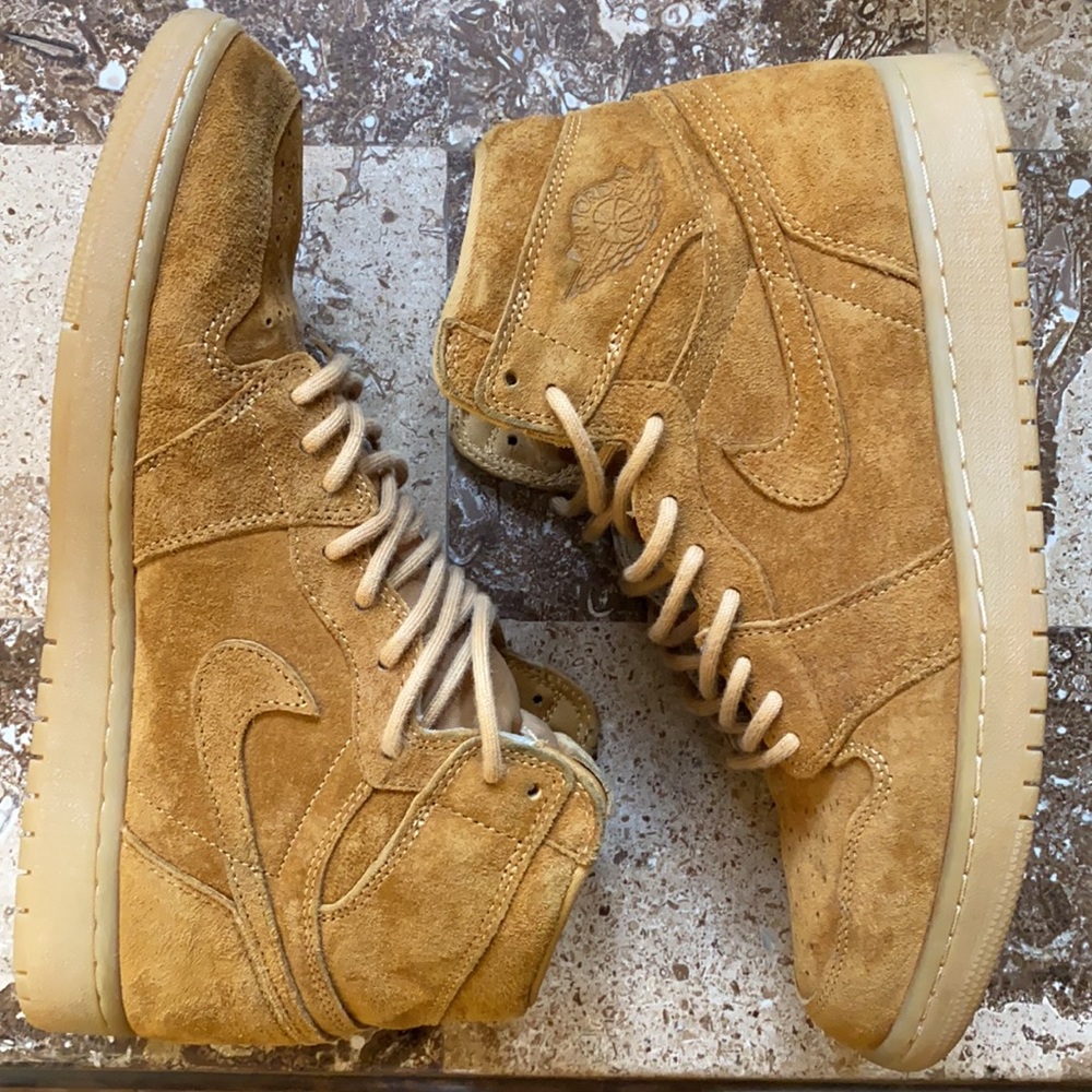 Air Jordan 1 Retro - Picture 7 of 16